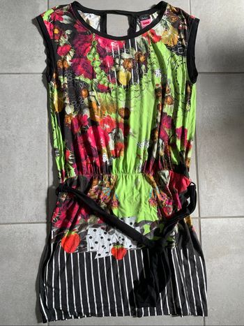 Superbe robe multicolore taille 42