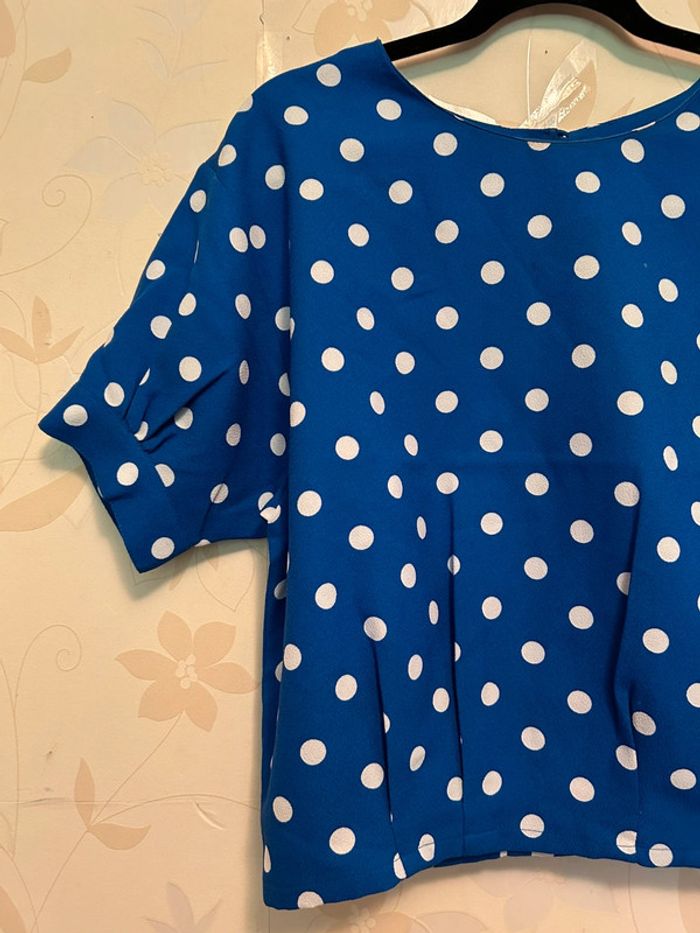 T-shirt bleu motif gros pois blanc - photo numéro 2