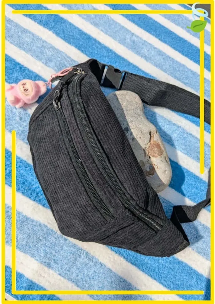 Sac banane velours côtelé noir + porte-clés peluche rose - photo numéro 5