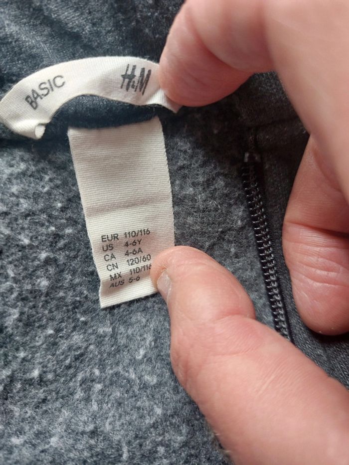 Veste avec capuche H&M taille 6 ans - photo numéro 3
