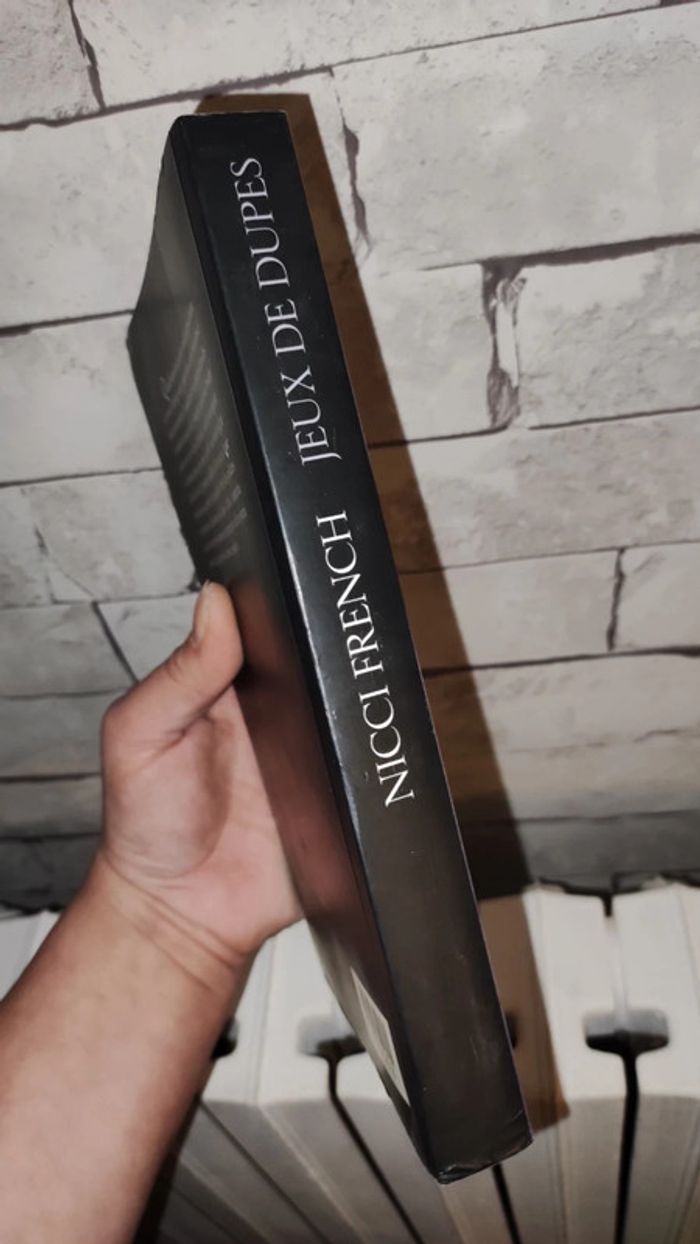 Jeux de dupes - Nicci French - France loisirs - photo numéro 4