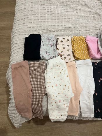 Gros lot de 32 pantalons/leggings 6 mois