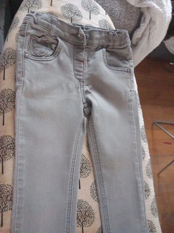 Jean kid kanai taille 94cm 3ans