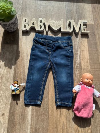 - Jean Tape a l’œil - 12 mois - Très bon état 