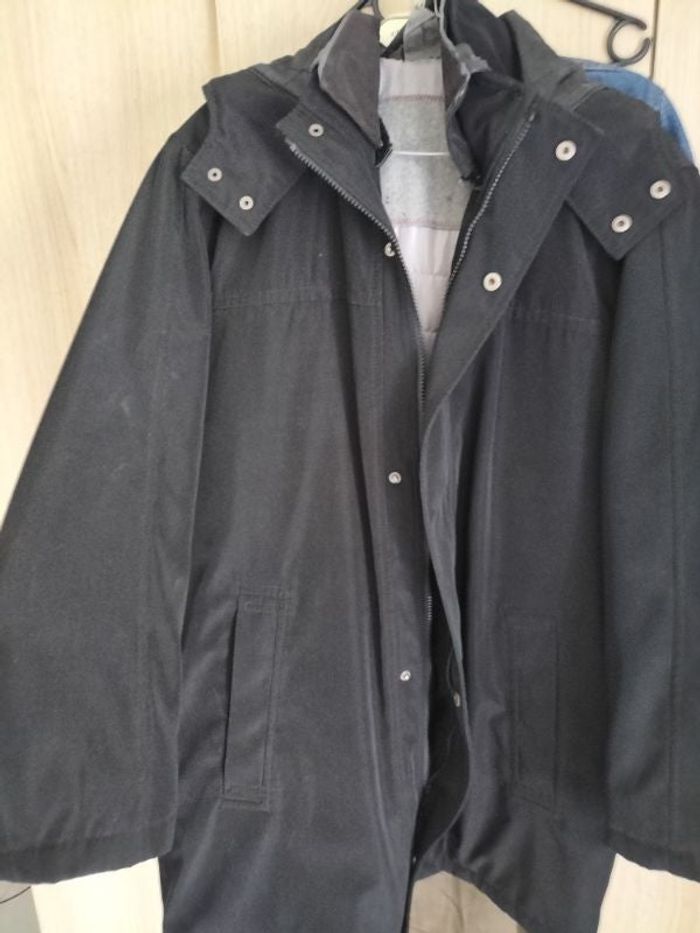 Manteau bon état juste le col intérieur un peu usé