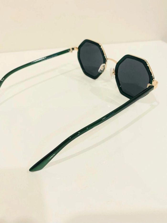 Lunette de soleil mixte hexagonale verte et dorée uvprotection catégorie 3 - photo numéro 7