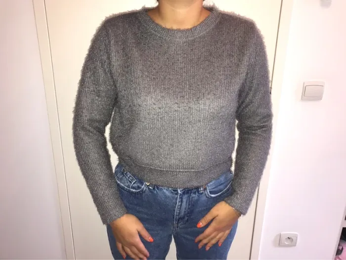 Pull gris à poils