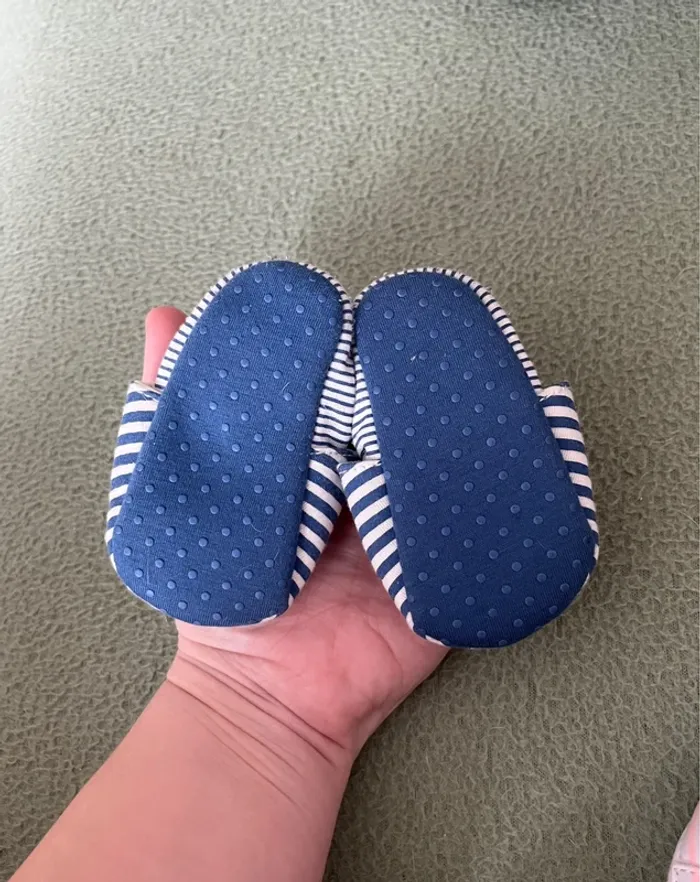 Chaussons souple tape à l'œil 16/17 - photo numéro 2