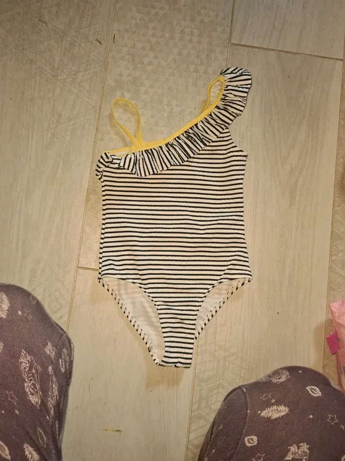 Maillot de bain 3 ans kiabi neuf - photo numéro 2