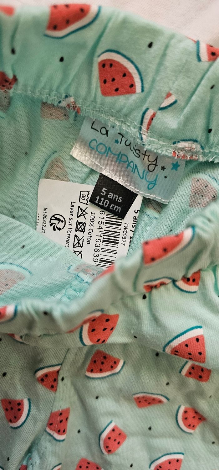 Ensemble été fille (débardeur + short pastèque) – Neuf – 5 ans - photo numéro 3