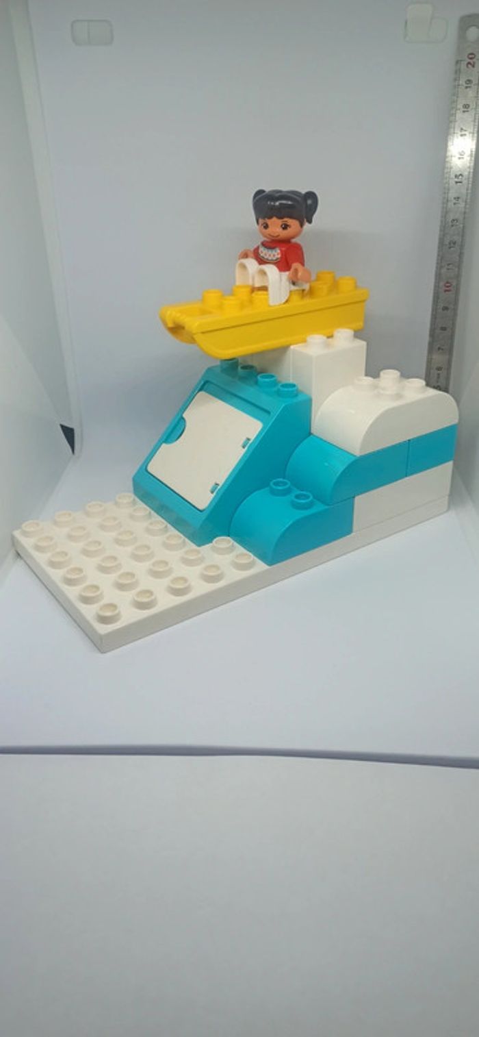 Décor paysage de neige avec luge et enfant lego duplo - photo numéro 2