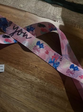 Lanière à pin’s Disneyland Paris Stitch