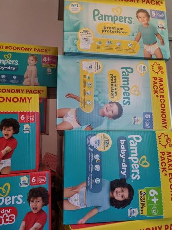 Différentes tailles disponibles pampers maxipack de taille 2 a 8