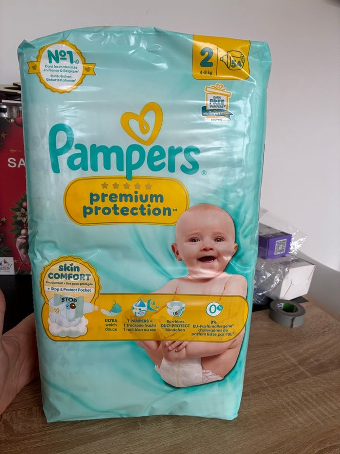 Couche Pampers taille 2 neuve