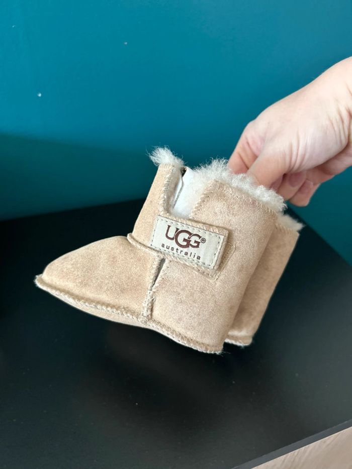 Bottine bébé - UGG - taille S - photo numéro 4