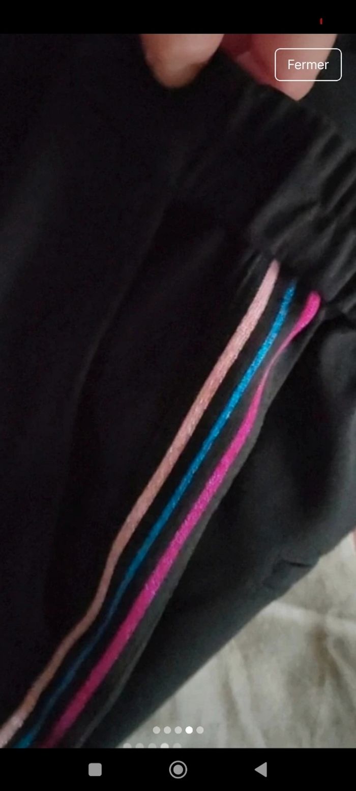 Pantalon noir Cache Cache avec bandes latérales de couleur - photo numéro 2