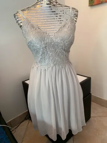 Robe Lipsy taille 38