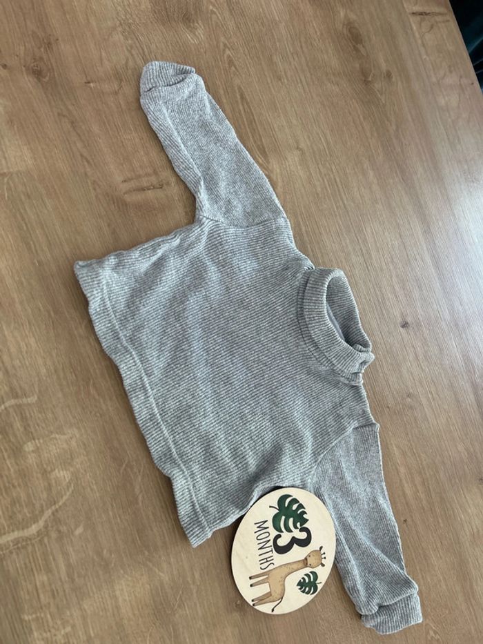 Pull col roulé gris côtelé