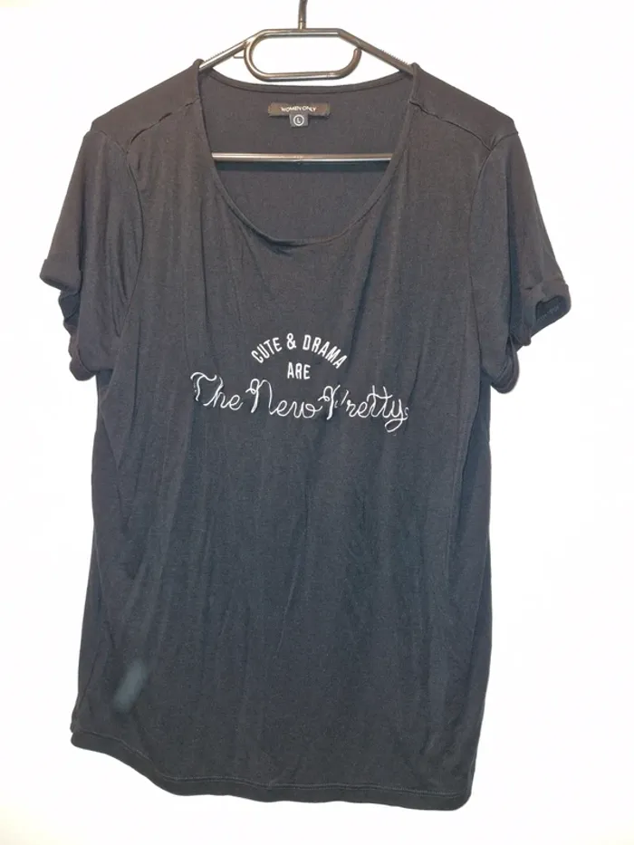 T-shirt Women Only t. L