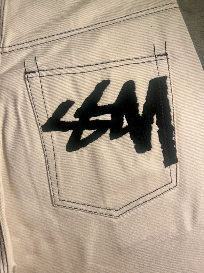 Short/Jort Stussy White Embroidered Black Big Logo Back – Taille L - photo numéro 3