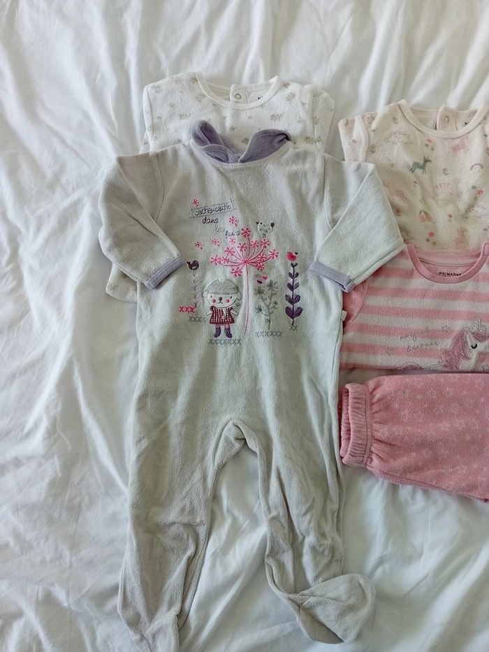 Lot de pyjamas fille 18 mois - photo numéro 2