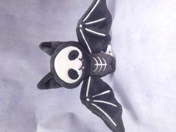 Peluche de collection Jellycat chauve souris retired Skelebat Jim bat halloween collection SKB3J - photo numéro 4