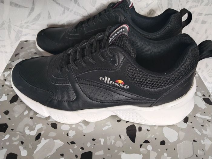 Sneakers baskets marque Ellesse pointure 42 - photo numéro 2