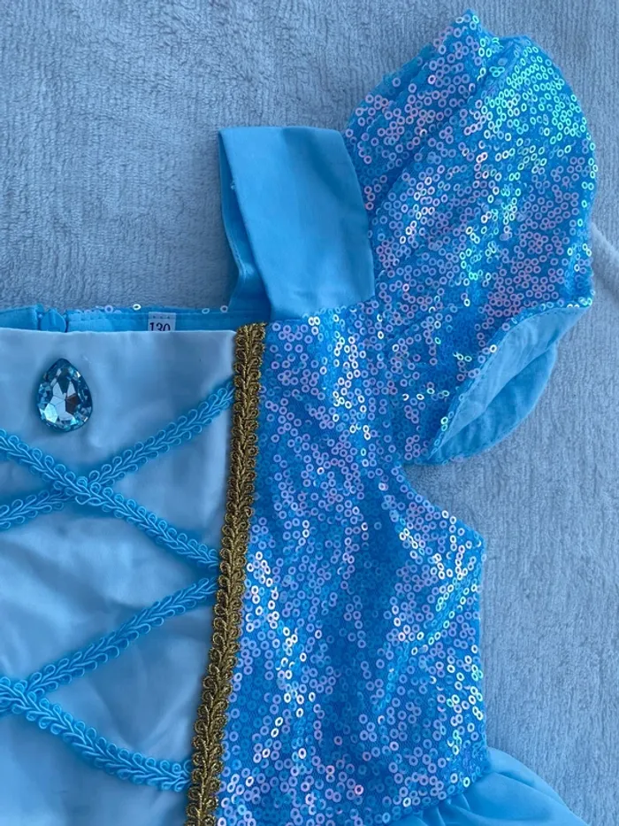 Très belle robe cendrillon princesse déguisement neuf 130 - photo numéro 4