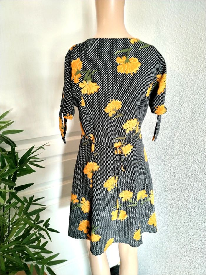 Robe Primark fleurie taille 36 très bon état - photo numéro 3