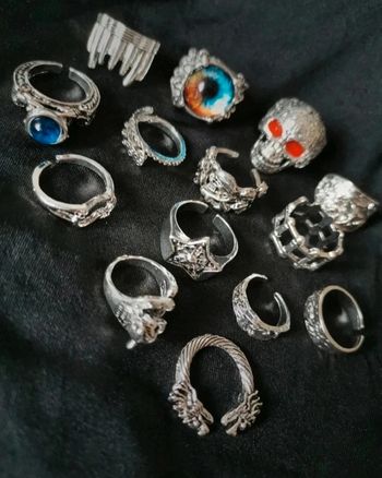 A27 Lot de 14 bagues gothic biker rétro chromé argenté tendance diverses taille.neuves