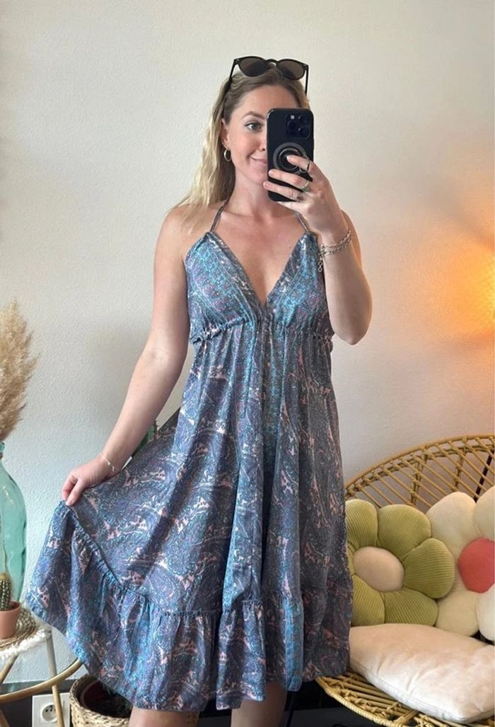 Robe d’été bohème en soie à motifs fleuris rose et bleu dos nu taille U - photo numéro 3