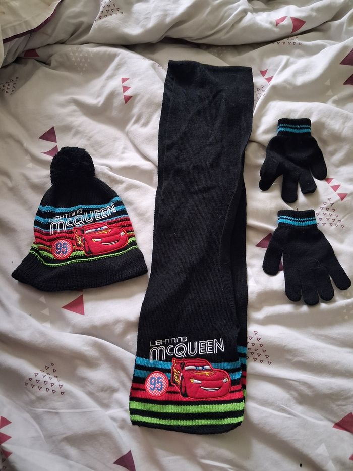 Lot de bonnet,  gants et écharpe cars pour garçon 4-8 ans