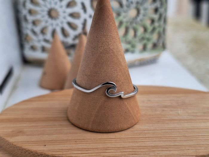 Bague argentée motif vague en Acier inoxydable, avec un design Minimaliste pour l'été