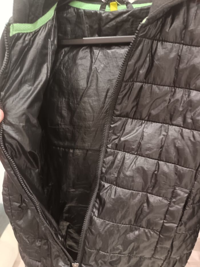 Veste noir à capuche 8 ans ( 128 cm ) - photo numéro 5