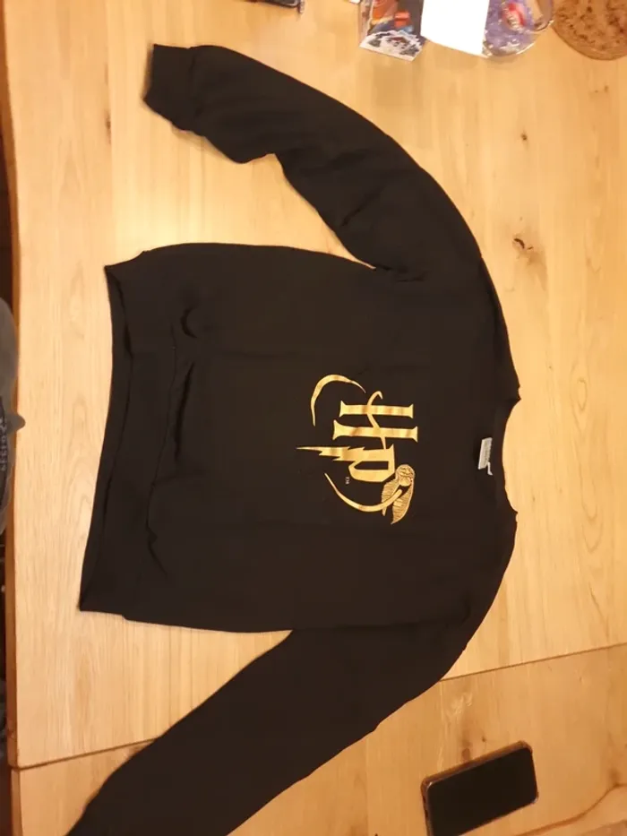 Pull noir