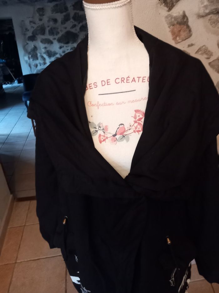 Veste avec capuche - photo numéro 4