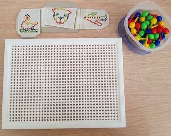 Jeu d'emboîtement en perles/ mosaïque