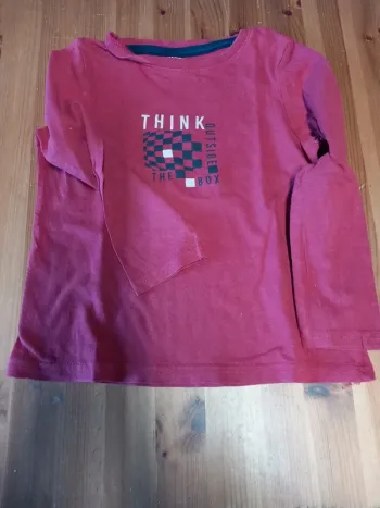 Tee shirt manches longues rouge Kiabi