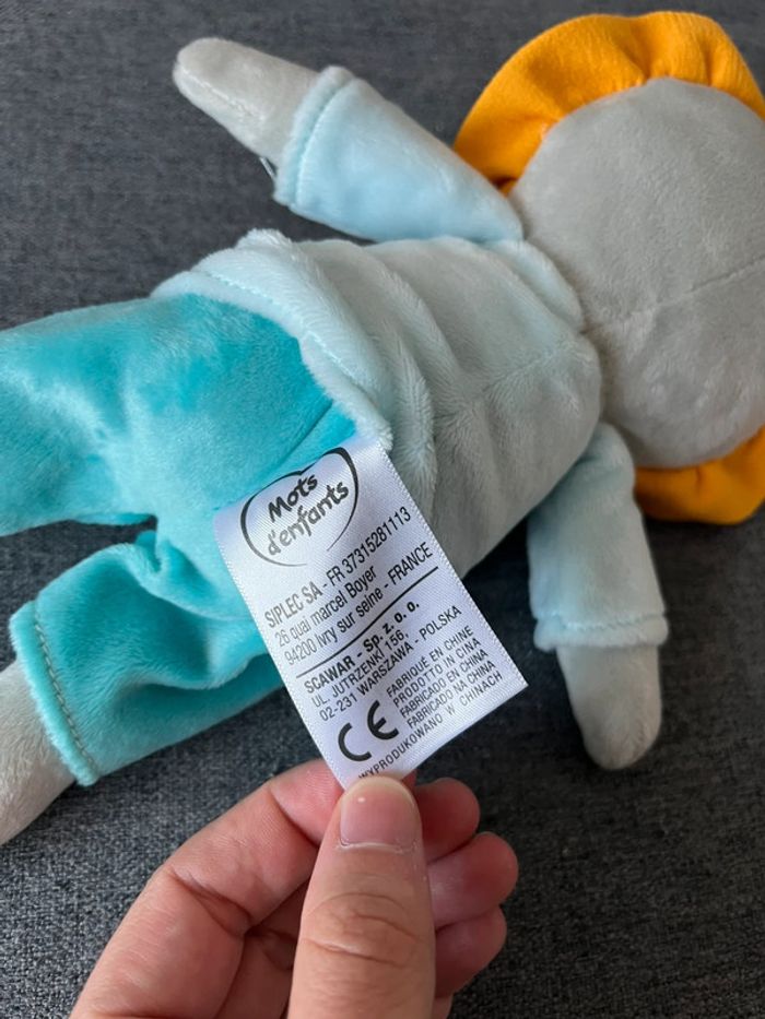 Peluche/Doudou mixte bleu et jaune 🦁 - photo numéro 3