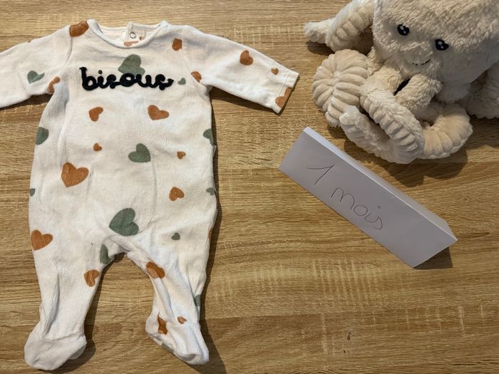 Pyjama blanc et cœur