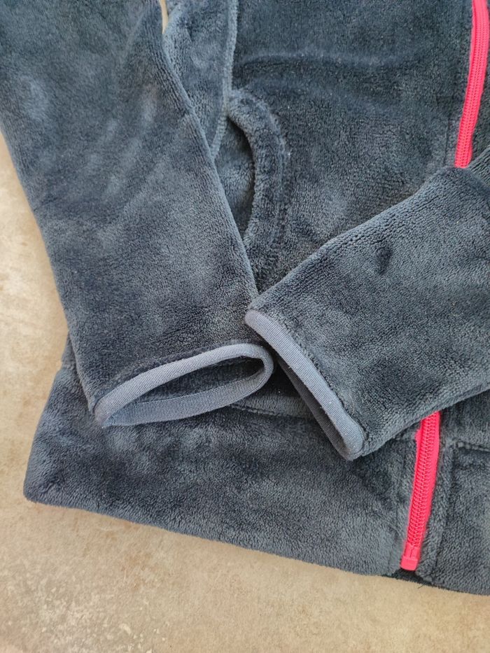 Veste zippée moumoute. 10/1a ans . Décathlon - photo numéro 2