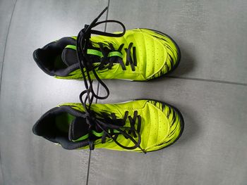 Baskets Decathlon T.35 futsal