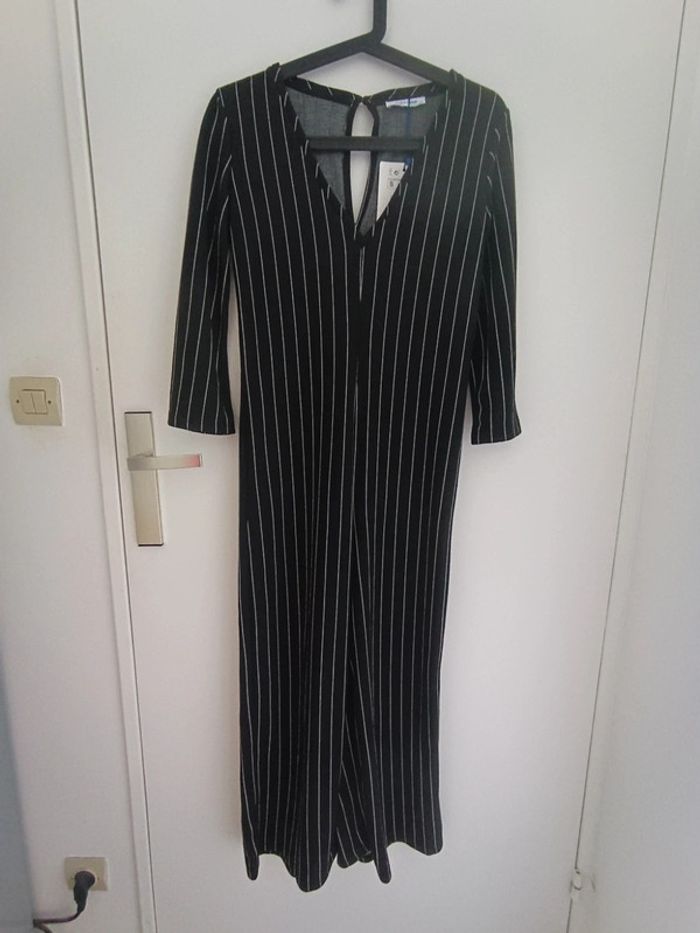 Combinaison noire et blanche Taille S Zara Neuf avec étiquette - photo numéro 3