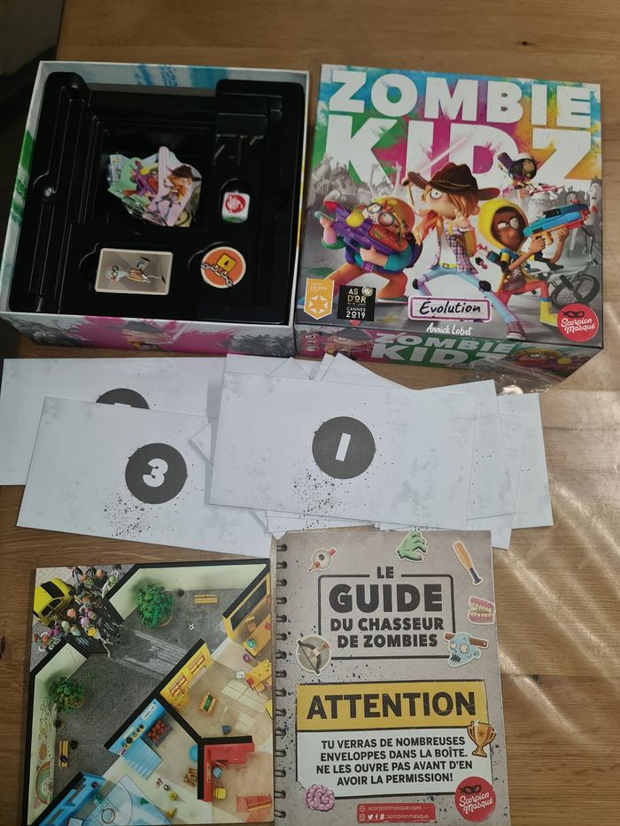 Proche du neuf jeu de société Zombie Kidz des éditions Scorpion Masqué