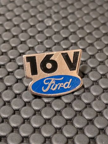 Pin's logo Ford 16v