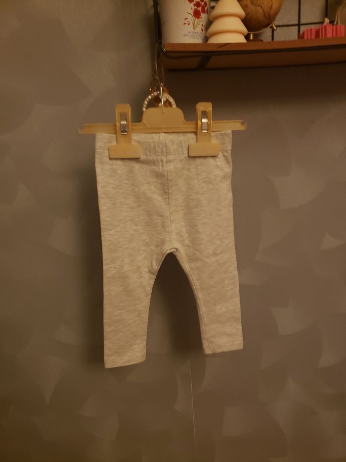 Legging 🎀 Kiabi 9 mois 1€ - photo numéro 2