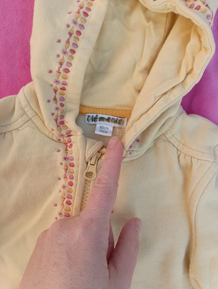 Gilet zippé Verbaudet taille 2 ans en bon état - photo numéro 2