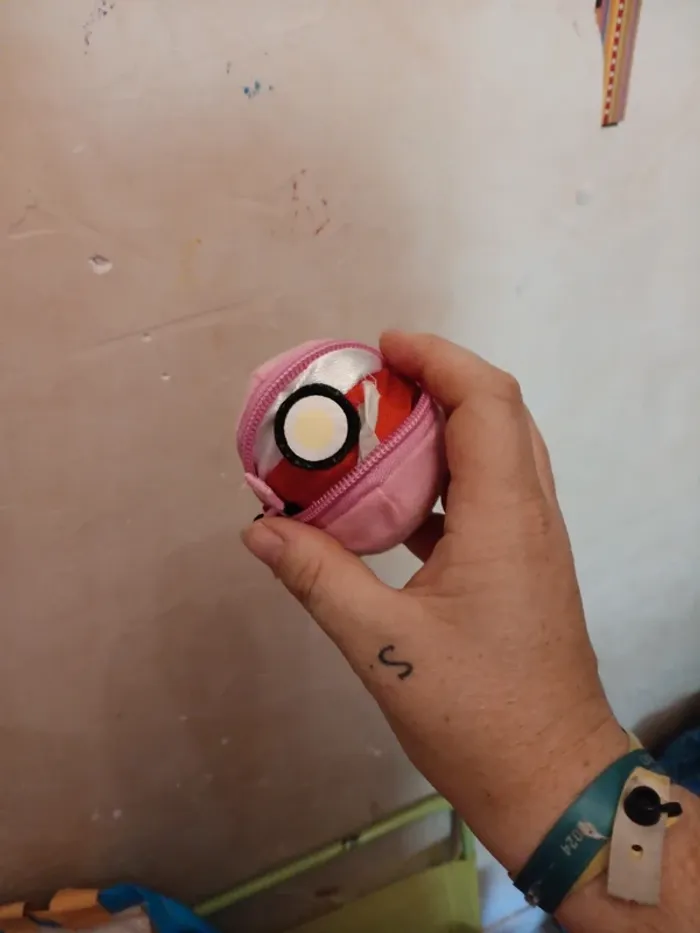 Double petite peluche pokemon pokeball/roundoudou pas vinted go - photo numéro 4