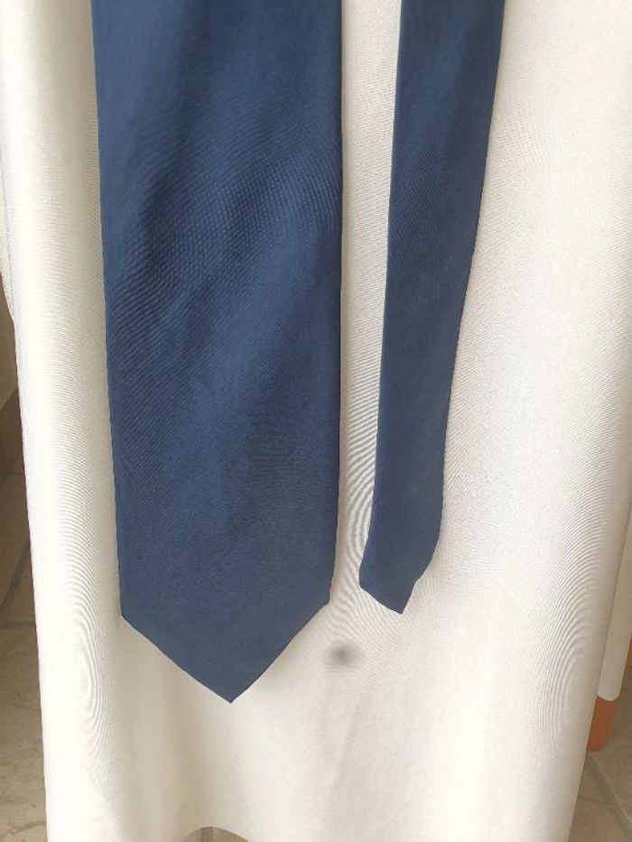 Cravate 100% soie Création Charles d'Esly Paris