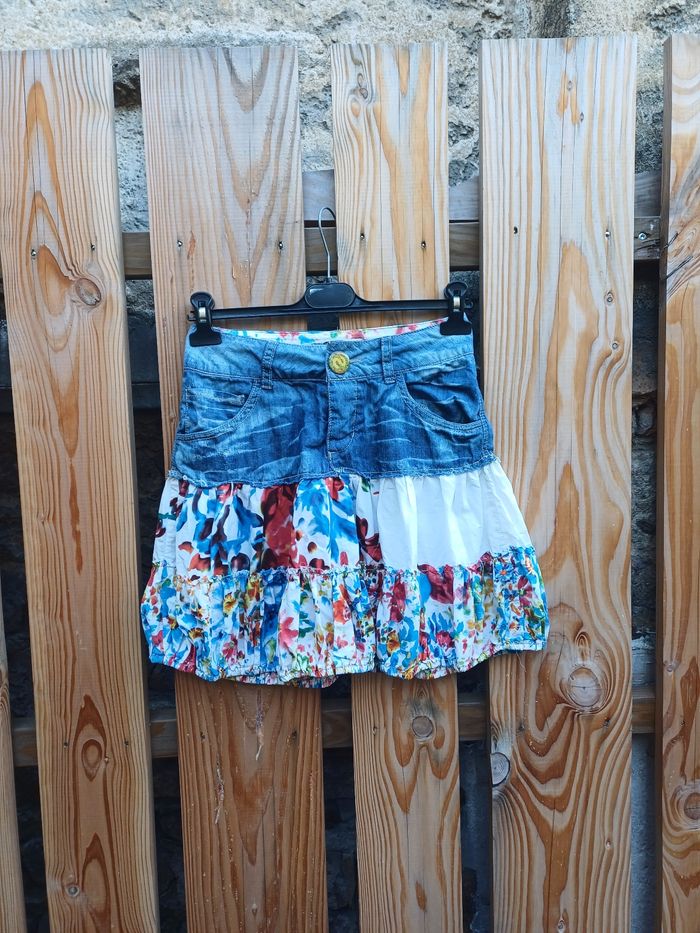 Jolie jupe mi jean mi imprimé Desigual taille 34